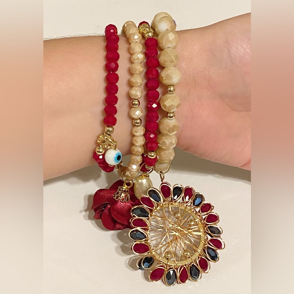 Red & cream bracelet set